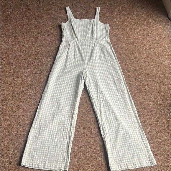 Jessica Simpson Green Jumpsuit with Wide-Leg Design - Picture 2 of 8